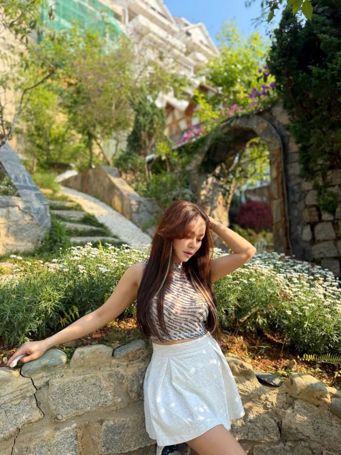 Dù đã làm mẹ nhưng nữ ca sĩ vẫn trẻ đẹp chẳng khác nào thế hệ GenZ.