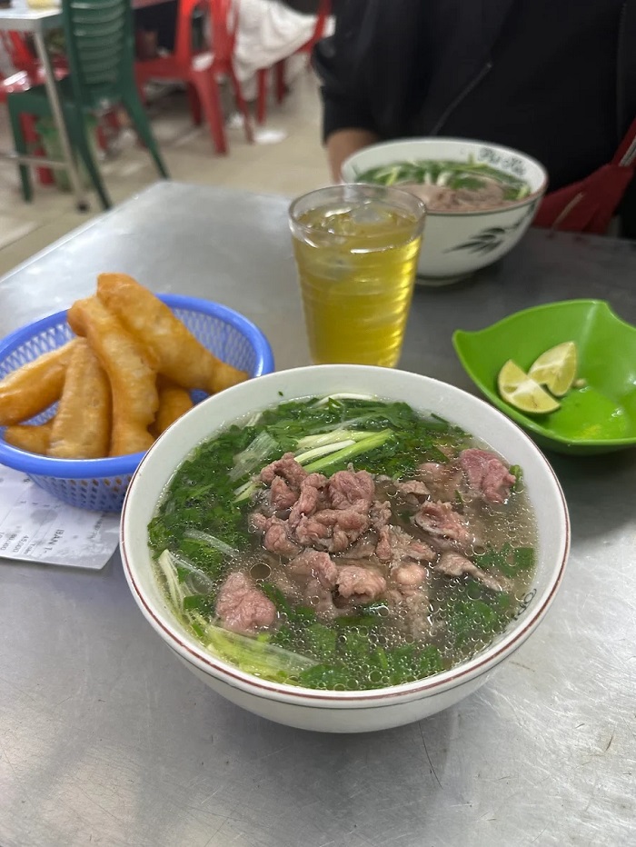 quán phở nổi tiếng ở Hà Nội nhìn thôi đã thấy thòm tèm rồi 