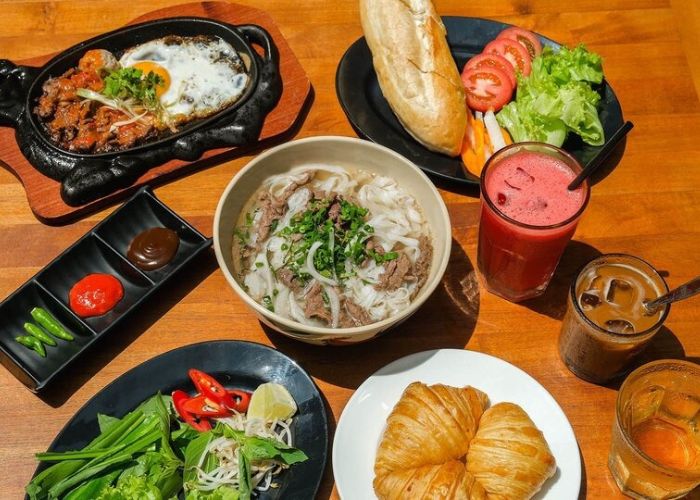 khu vực Food Court Alma Resort Cam Ranh