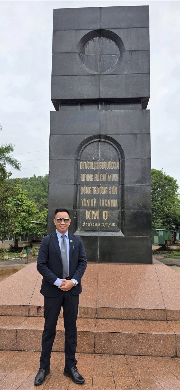 Cột mốc Km số 0 trên cung đường huyền thoại Trường Sơn thu hút khách du lịch biển Quỳnh Nghệ An 