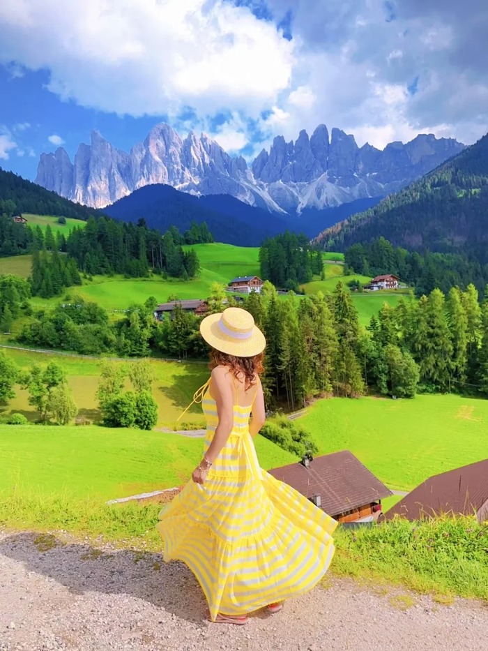 dãy núi Dolomites Ý thu hút hàng triệu du khách ghé thăm