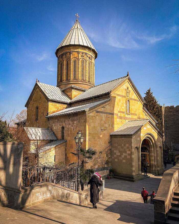 Du lịch Tbilisi Georgia - Khám phá khu phố cổ