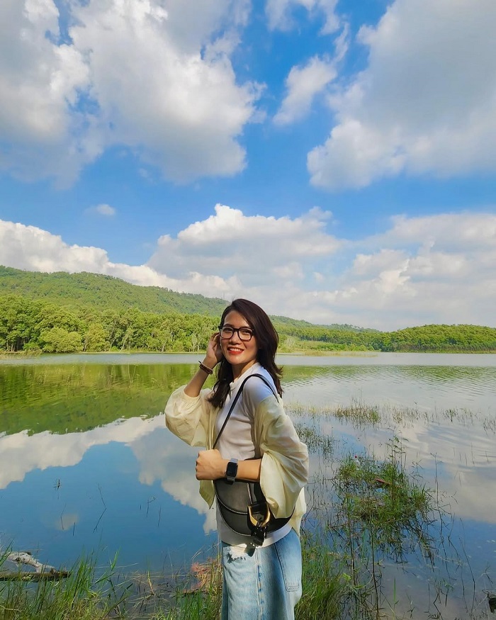 Hồ Yên Trung Quảng Ninh góc nào cũng trong lành xanh mát