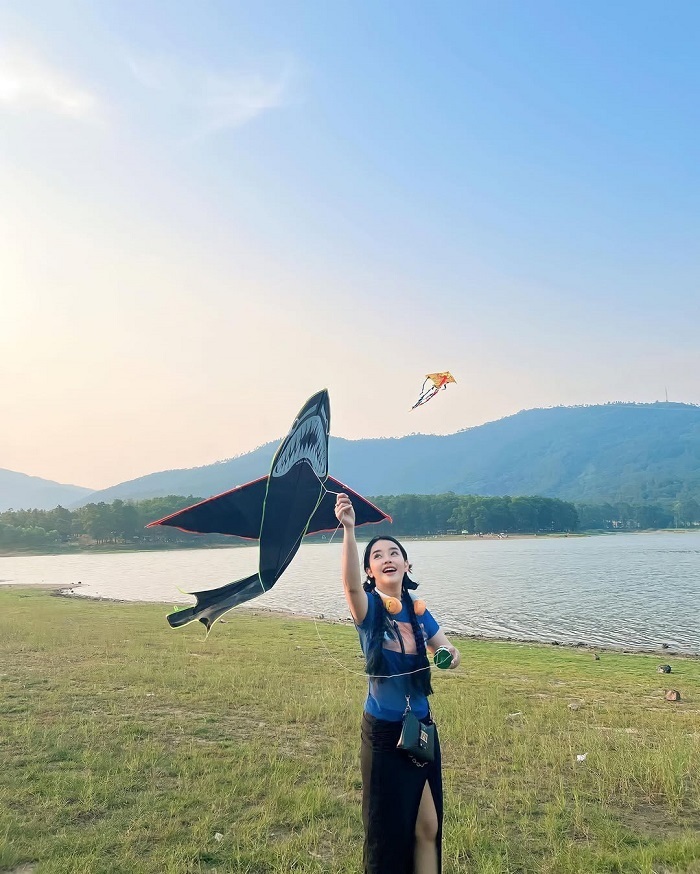 Hồ Yên Trung Quảng Ninh là điểm dã ngoại được yêu thích
