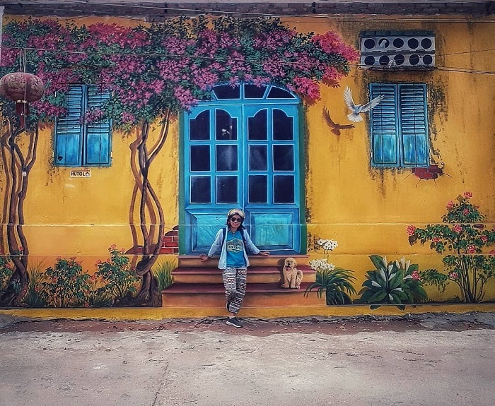 Làng bích họa Chử Xá Hà Nội mang đến những gam màu rực rỡ