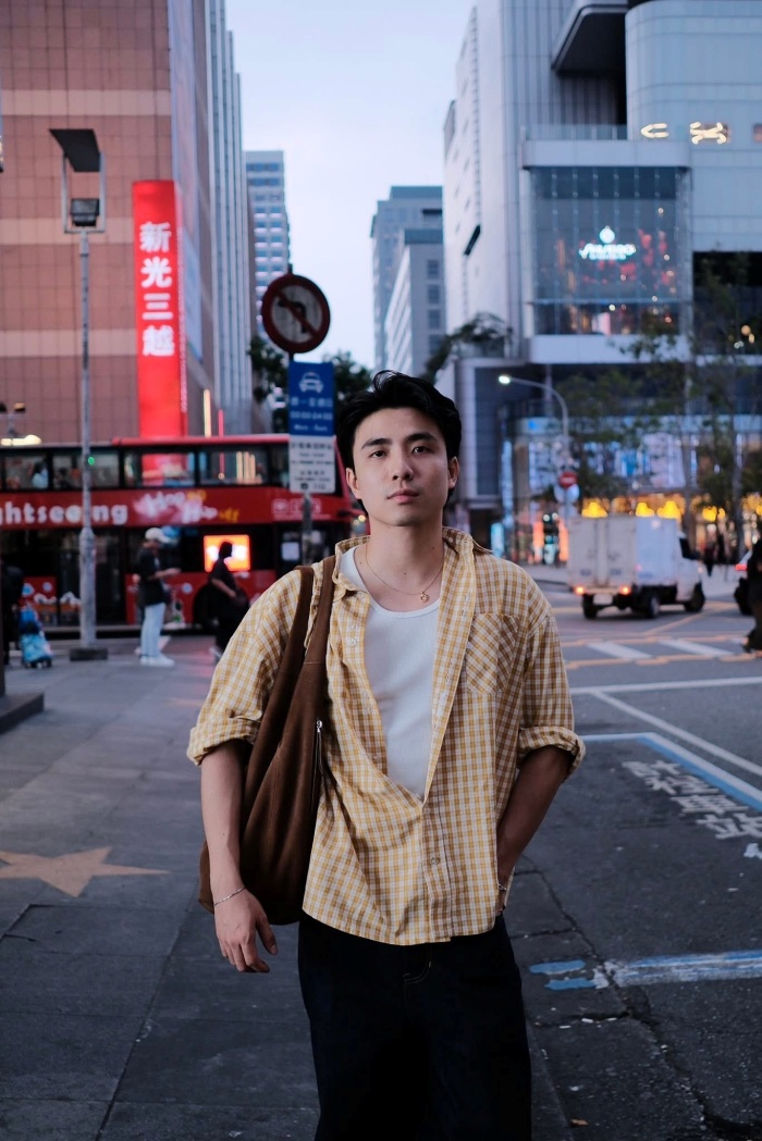 Họ ghé đến những góc phố rất đỗi đời thường, mang đậm hơi thở của Đài Bắc.