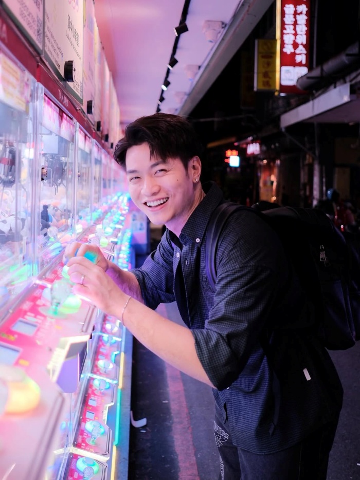 Sở hữu chiều cao nổi bật cùng ngoại hình điển trai, chú Ninh và Amiuoi dễ dàng “cân” mọi kiểu trang phục.