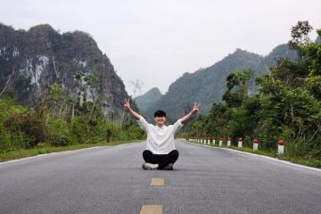 Chàng trai 22 tuổi và những chuyến đi “đánh đổi nỗi buồn”