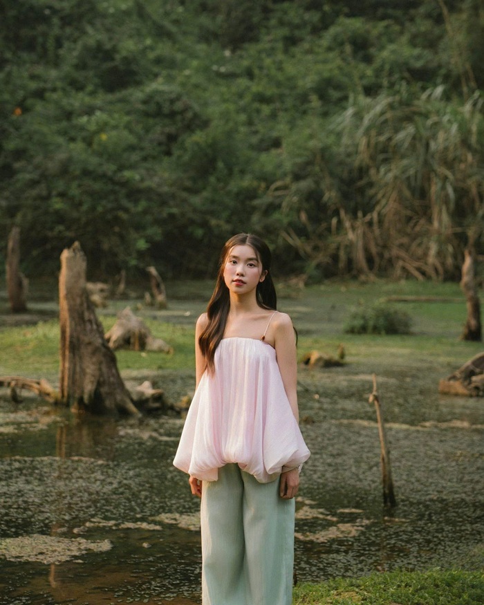 Điều đọng lại nhiều nhất chính là cảm giác được “chạm” vào thiên nhiên một cách rất nhẹ, rất sâu.