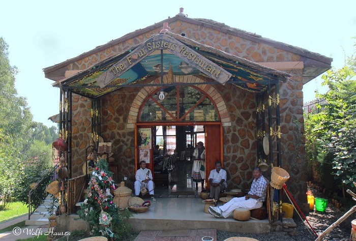 The Four Sisters - một trong những nhà hàng nổi tiếng nhất Ethiopia