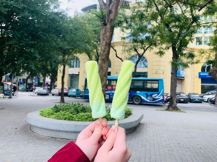 Quán kem ngon nổi tiếng nhất Hà Nội với hương vị trái cây tươi mới