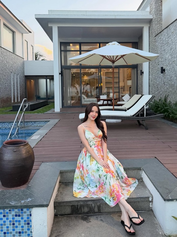 Khoảnh khắc thư giãn bên hồ bơi vô cực của Thiều Bảo Trâm nhanh chóng nhận được nhiều lượt yêu thích. Ảnh: NVCC