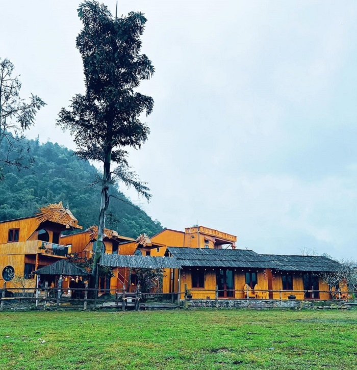 Bắc Hà Horse Farmstay nằm trung tâm thị trấn Bắc Hà