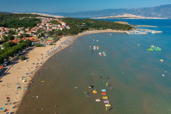  Các bãi biển đẹp nổi tiếng ở Croatia - Rajska Plaža - Đảo Rab