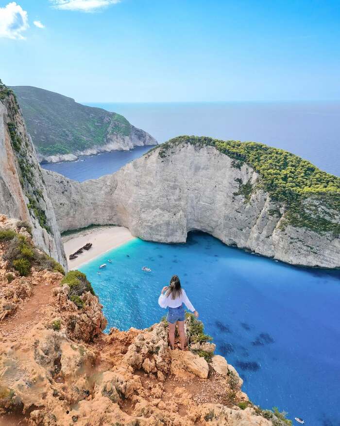 bãi tàu đắm Navagio Hy Lạp được ví von là viên ngọc quý của châu Âu