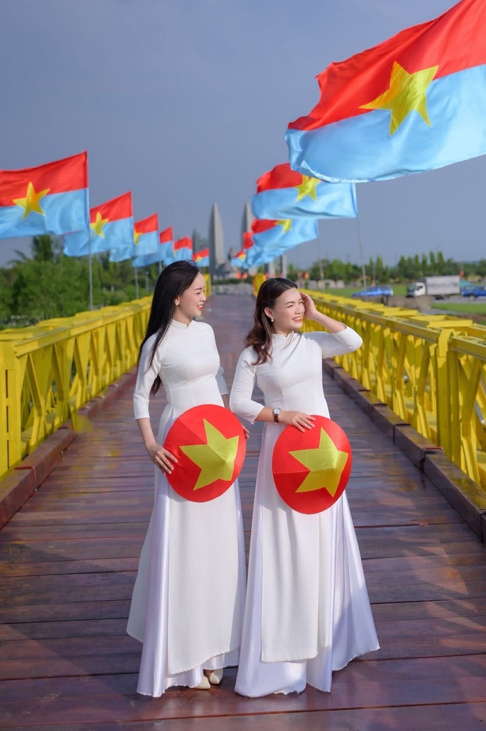 Cầu Hiền Lương bắc qua con sông Bến Hải, từng chia cắt Bắc – Nam thu hút khách đảo Cồn Cỏ Quảng Trị 