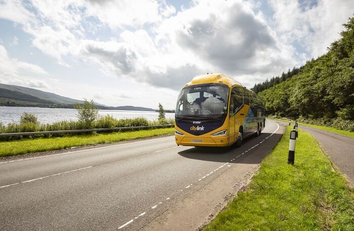Phương tiện di chuyển đến đảo Skye Scotland là xe bus