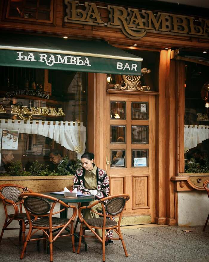 Kinh nghiệm du lịch Barcelona Tây Ban Nha - Phố La Rambla