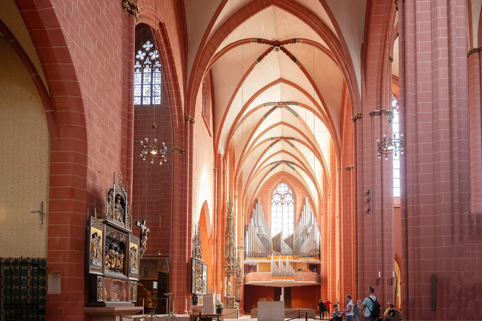 Kinh nghiệm du lịch Frankfurt Đức – Ghé thăm Nhà thờ Kaiserdom St. Bartholomäus