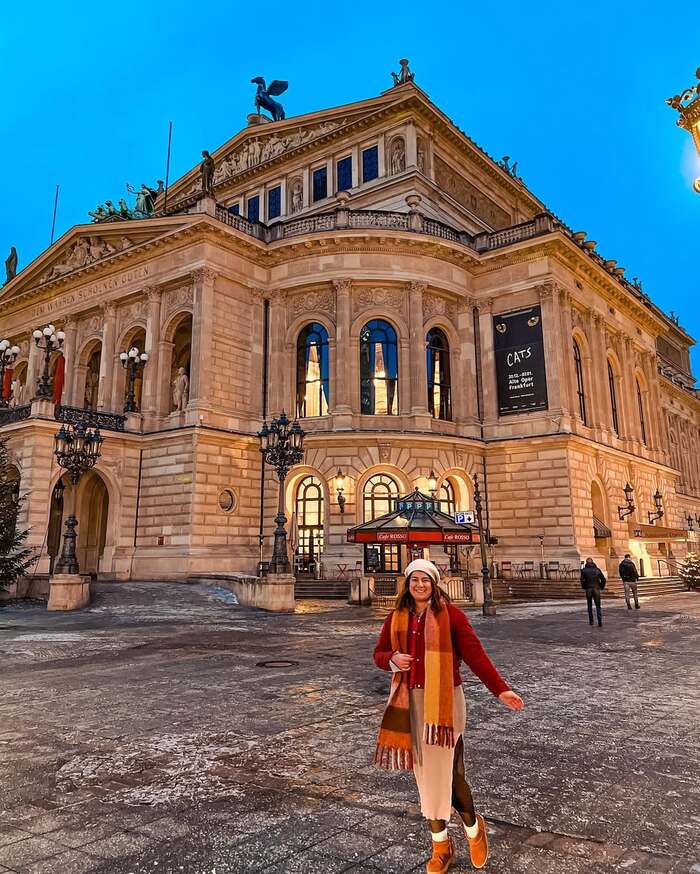Kinh nghiệm du lịch Frankfurt Đức – Ghé thăm Nhà hát kịch Opera Frankfurt