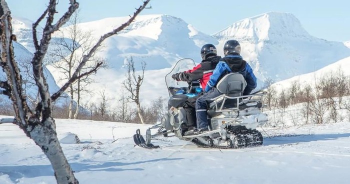 Kinh nghiệm du lịch Tromso Na Uy – Đi xe trượt tuyết Snowmobile