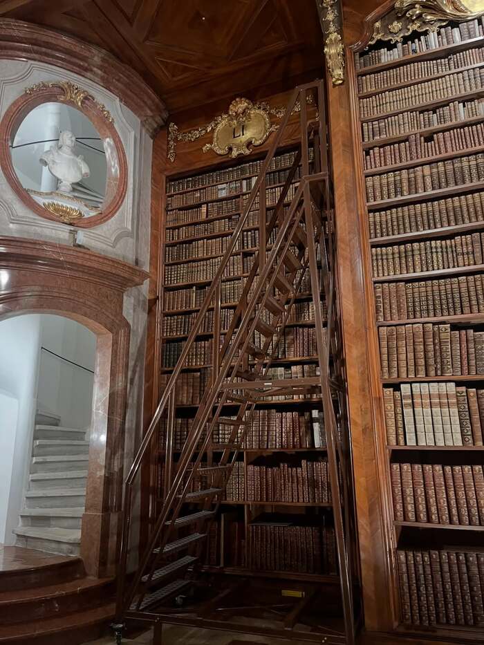 Kinh nghiệm du lịch Vienna Áo - Ghé thăm Thư viện Quốc gia Áo