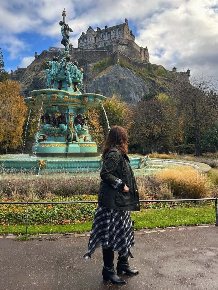 Lâu đài Edinburgh Scotland là biểu tượng lịch sử bất diệt của xứ sở sương mù