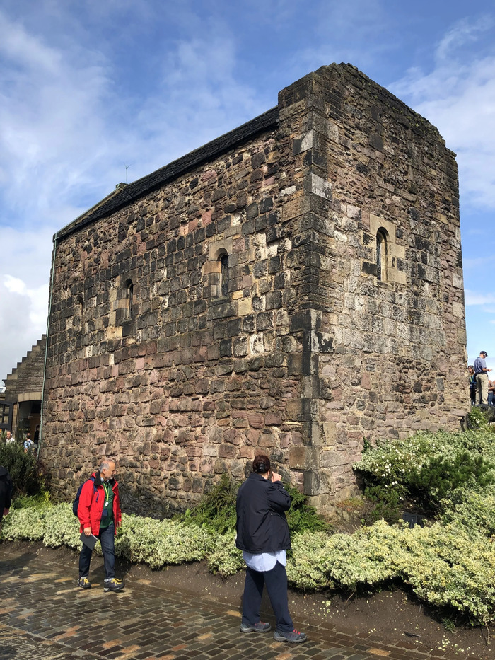 Các công trình nổi tiếng tại lâu đài Edinburgh - Nhà nguyện Saint Margaret
