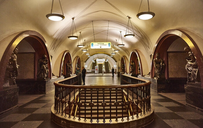Các nhà ga tàu điện ngầm đẹp nhất ở Moscow Nga - Ga Mayakovskaya