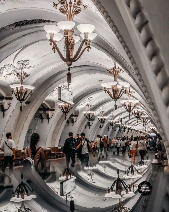 Các nhà ga tàu điện ngầm đẹp nhất ở Moscow Nga - Ga Arbatskaya