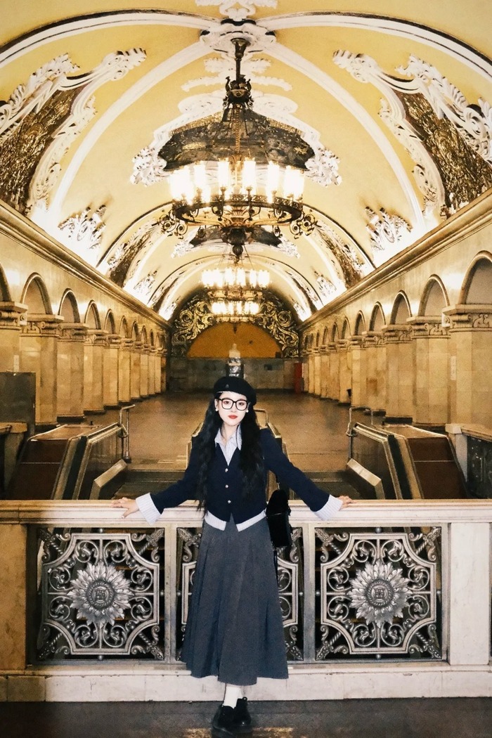 Các nhà ga tàu điện ngầm đẹp nhất ở Moscow Nga thu hút nhiều du khách tham quan