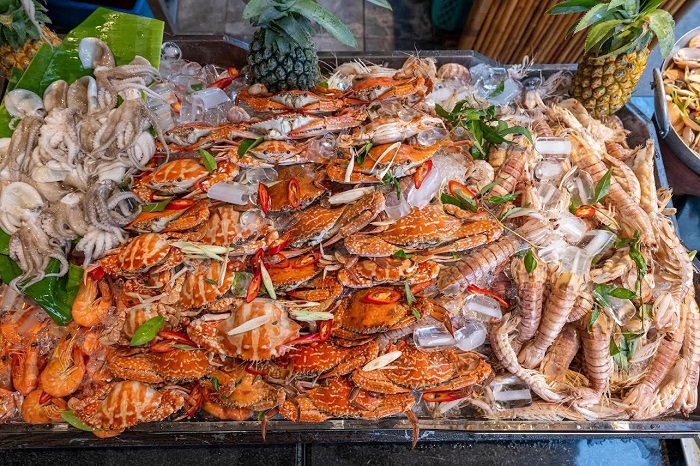 quán hải sản ngon ở Hạ Long Hải sản đầy ú ụ và tươi ngon tại quán hải sản ngon ở Hạ Long