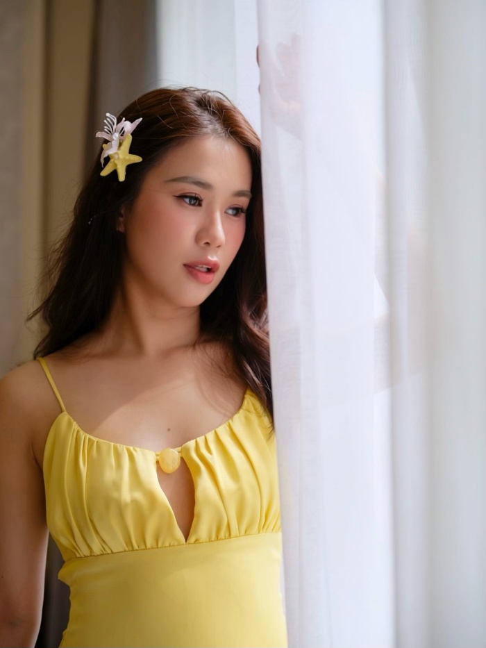 Cô nàng đến với thành phố biển nổi tiếng, đẹp hàng đầu Việt Nam, chỉ nhìn qua ảnh thôi cũng thấy thương nhớ bởi nhịp sống thư thái, cảnh đẹp như vô thực.