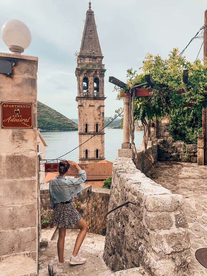 thời điểm du lịch thị trấn Perast Montenegro là tháng 5 - tháng 9