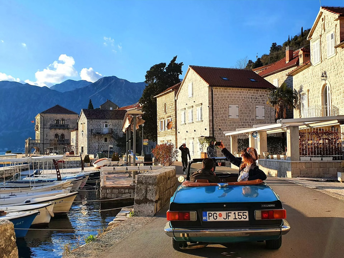 thị trấn Perast Montenegro có thể quá tải bãi đỗ xe vào mùa cao điểm