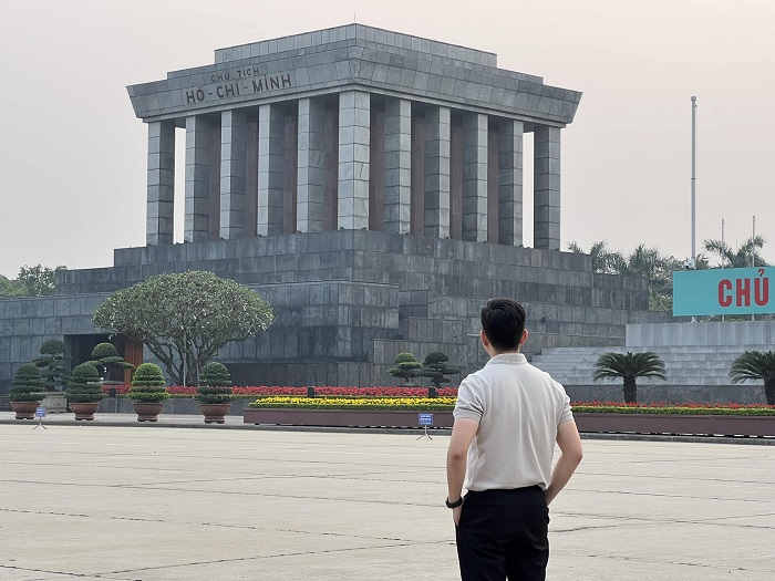 Thung lũng hoa Hồ Tây Nhất định phải ghé Lăng Bác trong chuyến vi vu Thung lũng hoa Hồ Tây