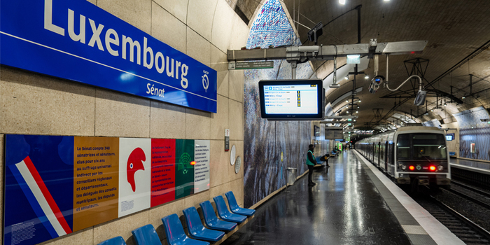 Phương tiện di chuyển đến vườn Luxembourg Pháp là tàu
