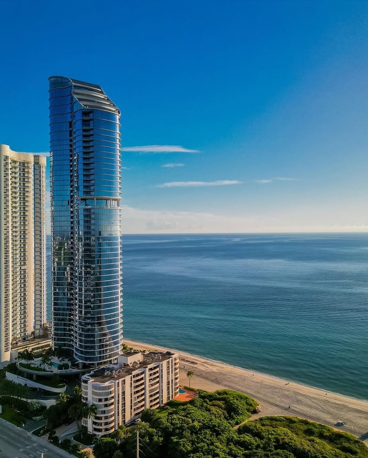 Sunny Isles Beach - Bãi biển nổi tiếng ở Miami yên bình, thích hợp nghỉ dưỡng