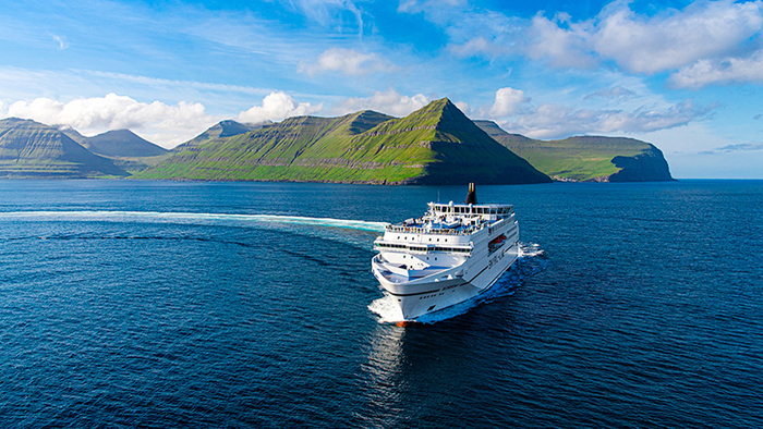 Tham quan quần đảo Faroe Đan Mạch - Đi thuyền du ngoạn ngắm cảnh