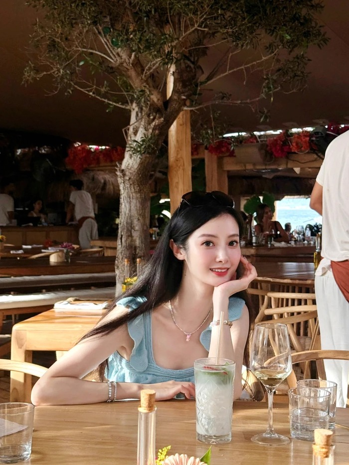 Ghé thăm đảo Ibiza Tây Ban Nha, Khám phá ẩm thực tại các nhà hàng ven biển