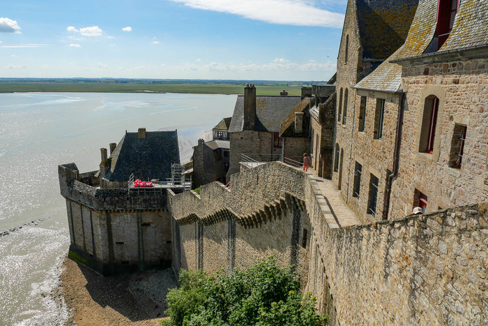 Chiêm ngưỡng các công trình kiến trúc nổi tiếng trên đảo Mont Saint-Michel Pháp