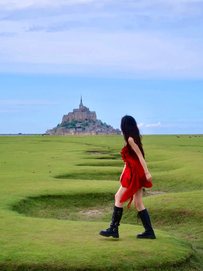 Bạn có thể ghé đảo Mont Saint-Michel Pháp vào bất cứ thời điểm nào trong năm