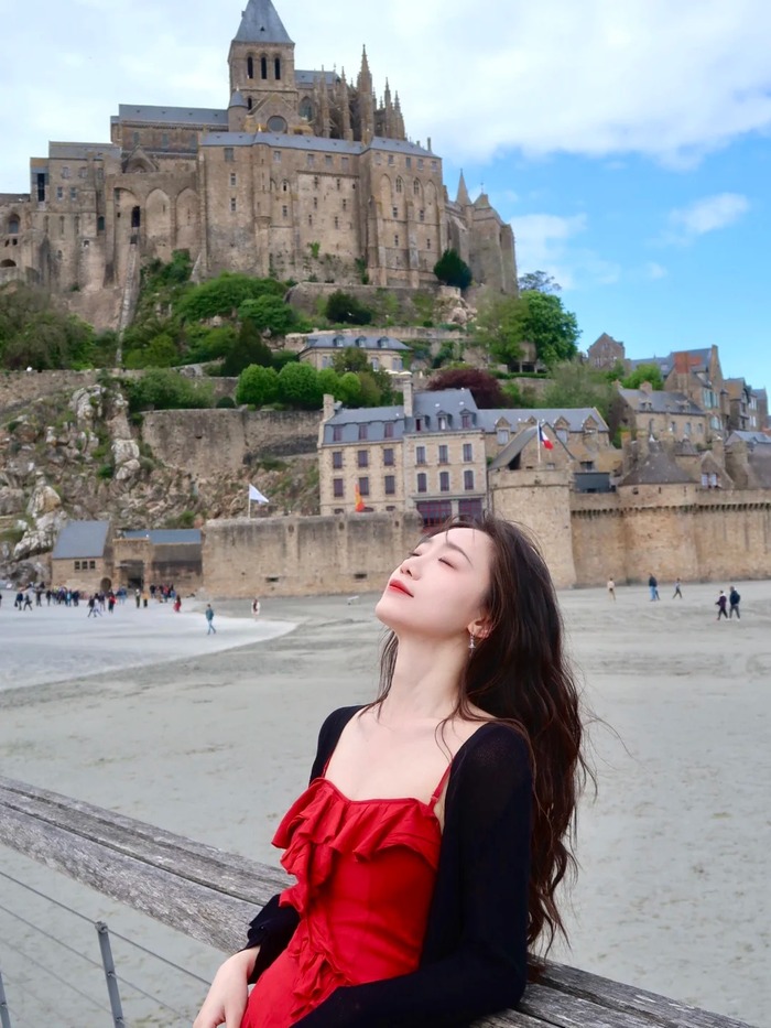 đảo Mont Saint-Michel Pháp là một trong những điểm du lịch nổi tiếng nhất châu Âu