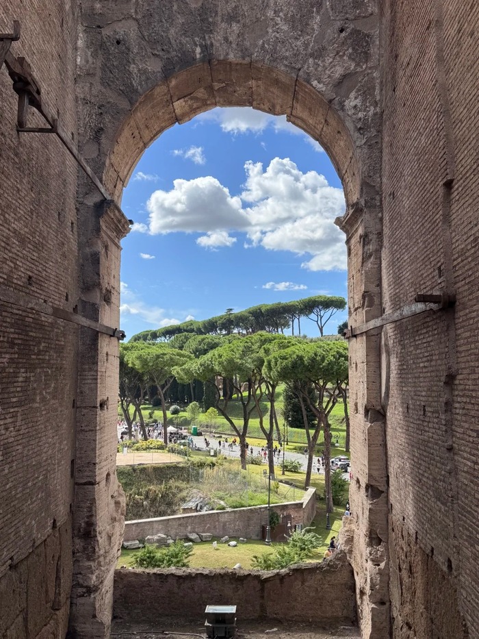 Chiêm ngưỡng kiến trúc đấu trường La Mã cổ đại Colosseum Ý