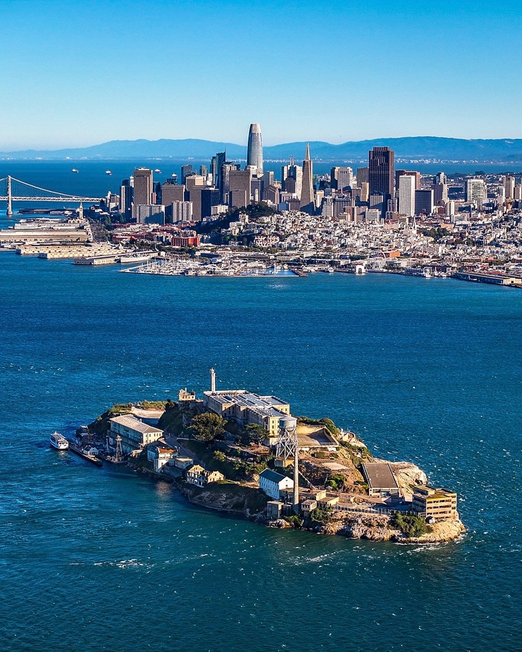 Alcatraz Island - Nhà tù nổi tiếng giữa biển
