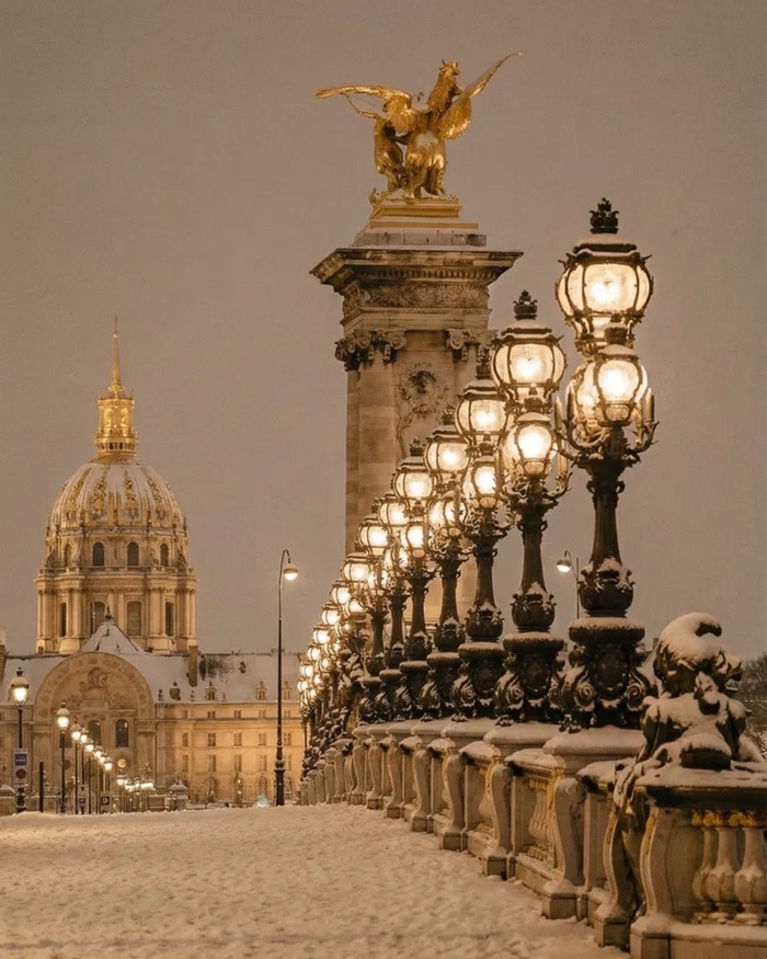 bạn có thể thăm điện Invalides Pháp vào bất cứ thời điểm nào trong năm