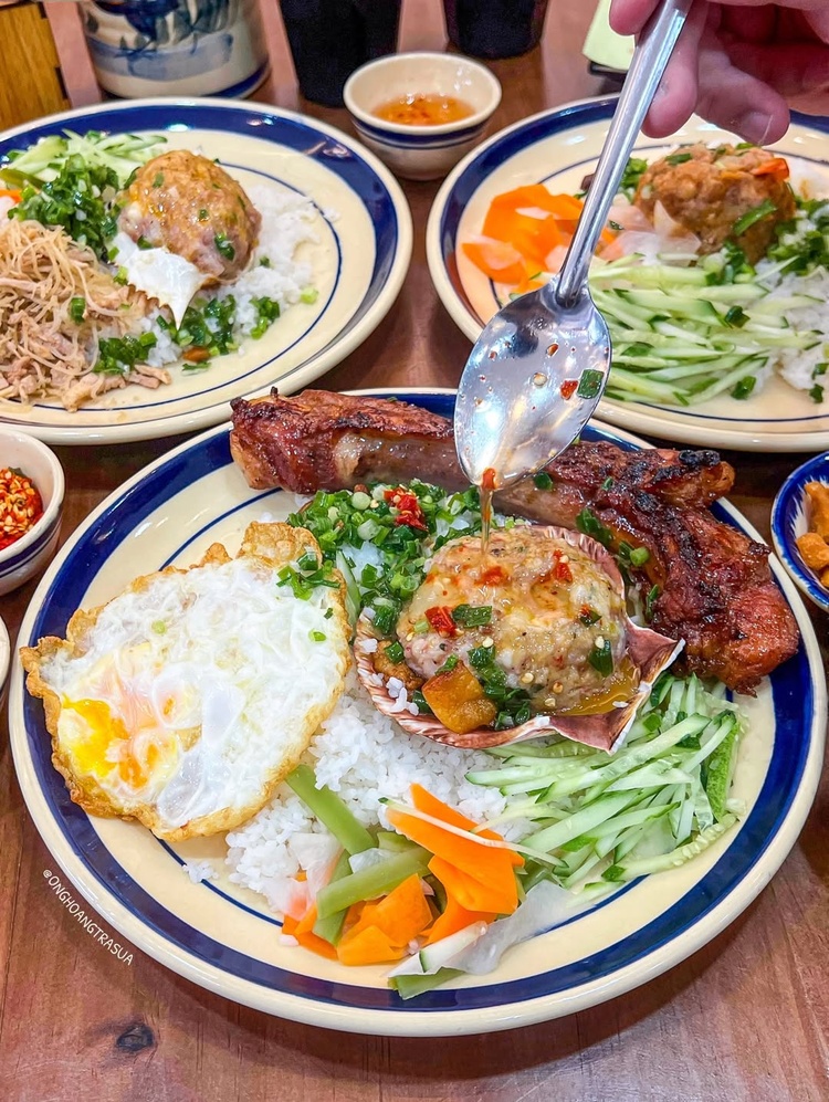 Quận 3 & Quận 10 - Thiên đường ăn vặt của giới trẻ đi Food Tour Sài Gòn
