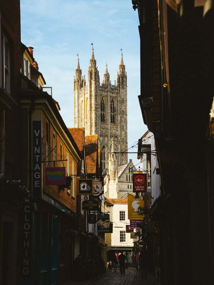 Kinh nghiệm du lịch Canterbury Anh:- Chiêm ngưỡng kiến trúc nhà thờ Canterbury