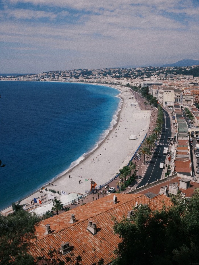 Kinh nghiệm du lịch Nice Pháp - Vãn cảnh tại đại lộ Promenade des Anglais
