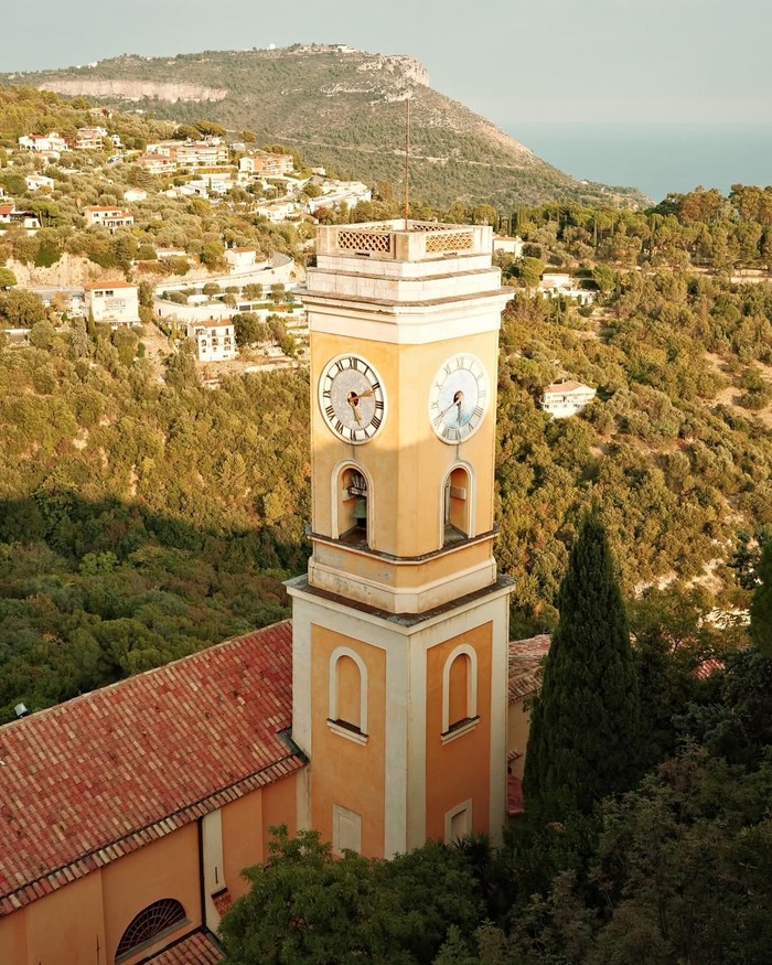 Các hoạt động du lịch thú vị tại làng Èze Pháp - Ghé thăm nhà thờ Église Notre-Dame-de-l'Assomption de Èze